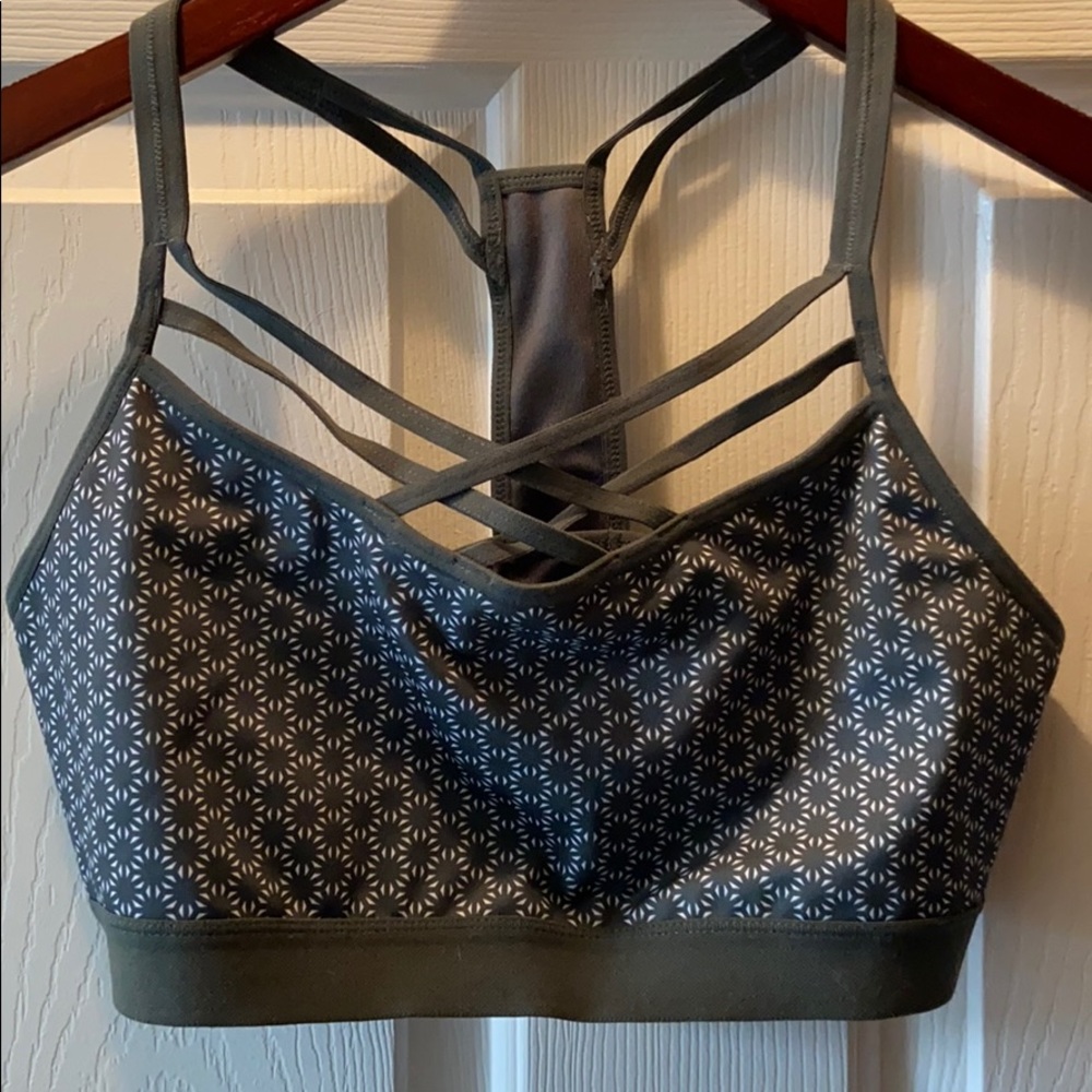 Green pattern cross-front sports bra